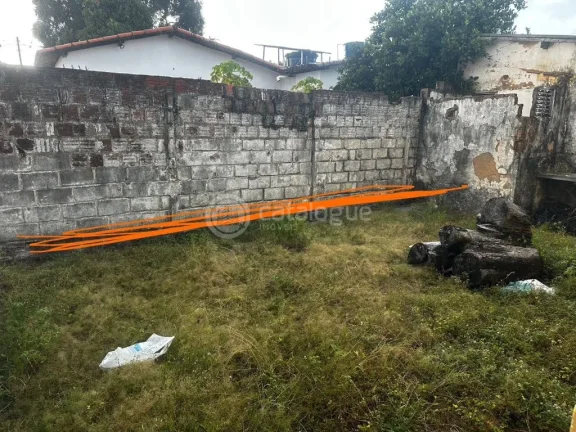 Imagem Casa Antiga com Potencial no Conjunto Ponta Negra