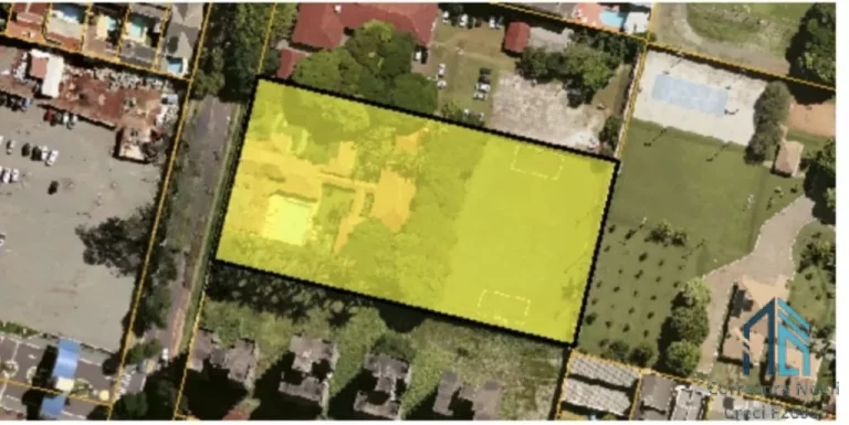 Terreno de 7260 mt2, Zr3, testada de 60 mt2, boa topografia, região mais alta de Maringá PR