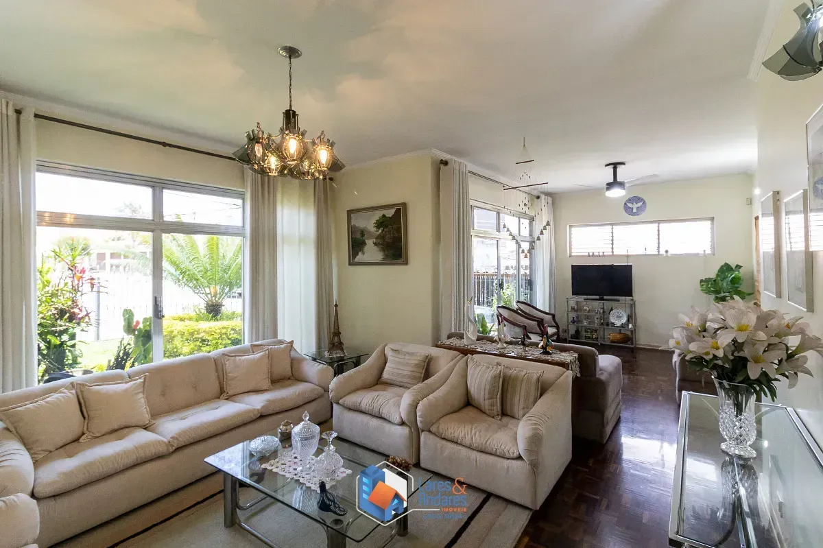 Imagem Casa para venda em Parque São Domingos com 3 quartos, sendo 1 suíte, 246m²