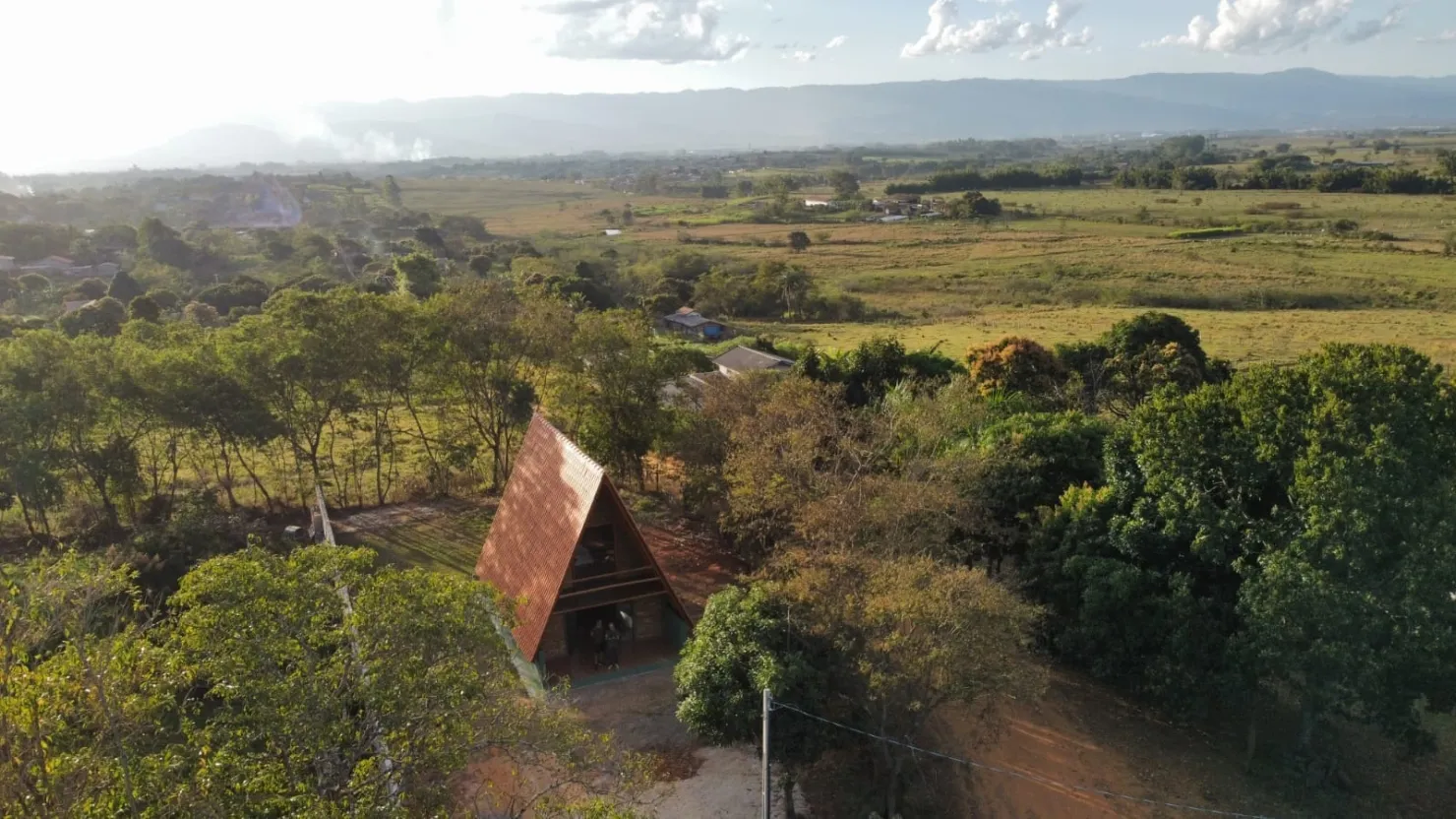 Imagem Chácara à venda 2 Quartos, 3 Vagas, 600M², Goiabal, Pindamonhangaba - SP