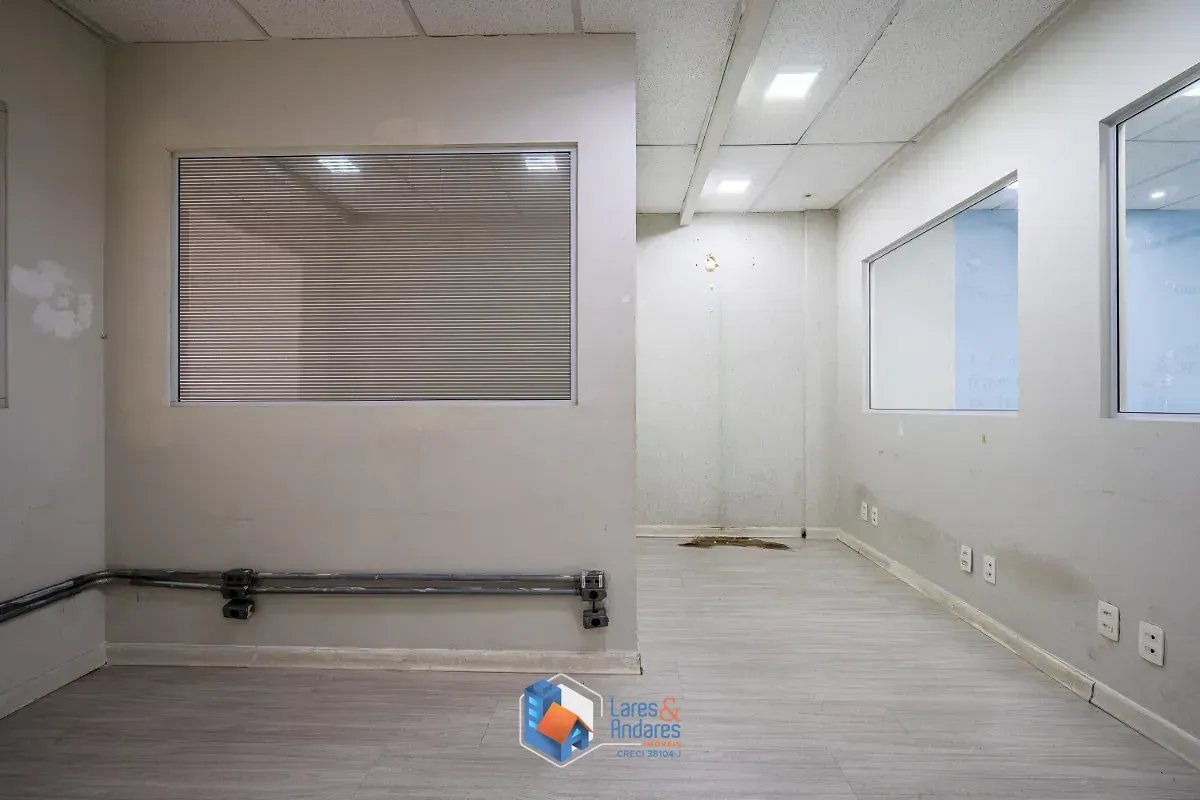 Imagem Casa comercial para venda em Cambuci, 619m²