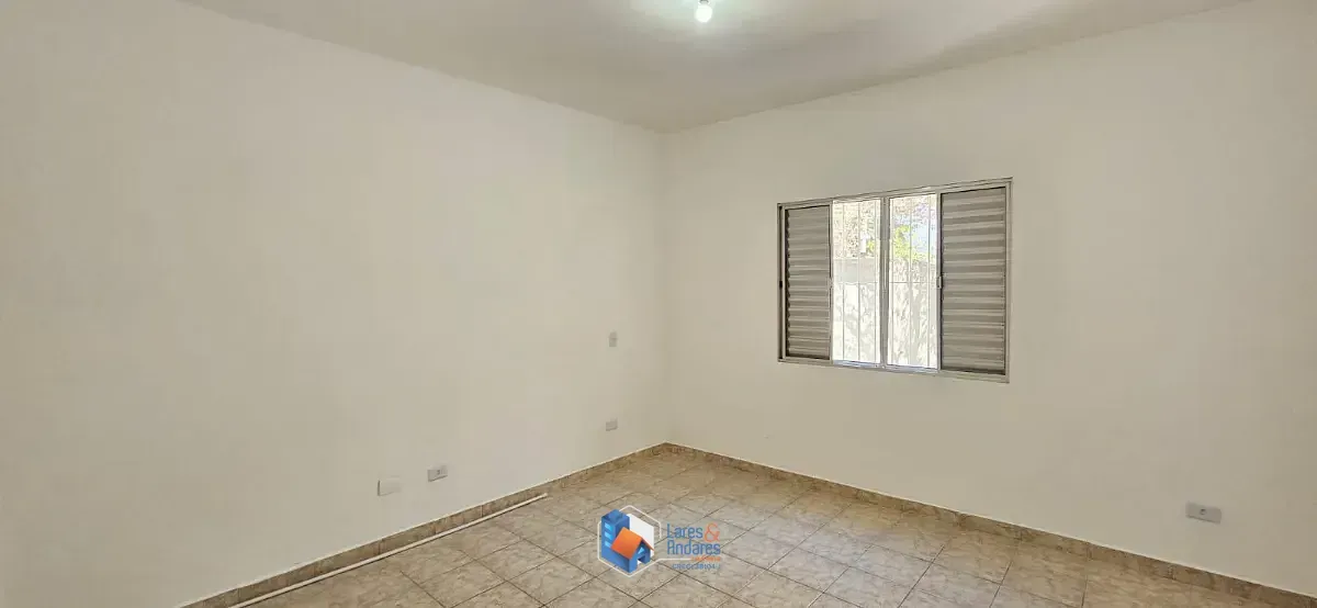 Imagem Sobrado para venda em Jardim Regis com 5 quartos, sendo 1 suíte, 218m²