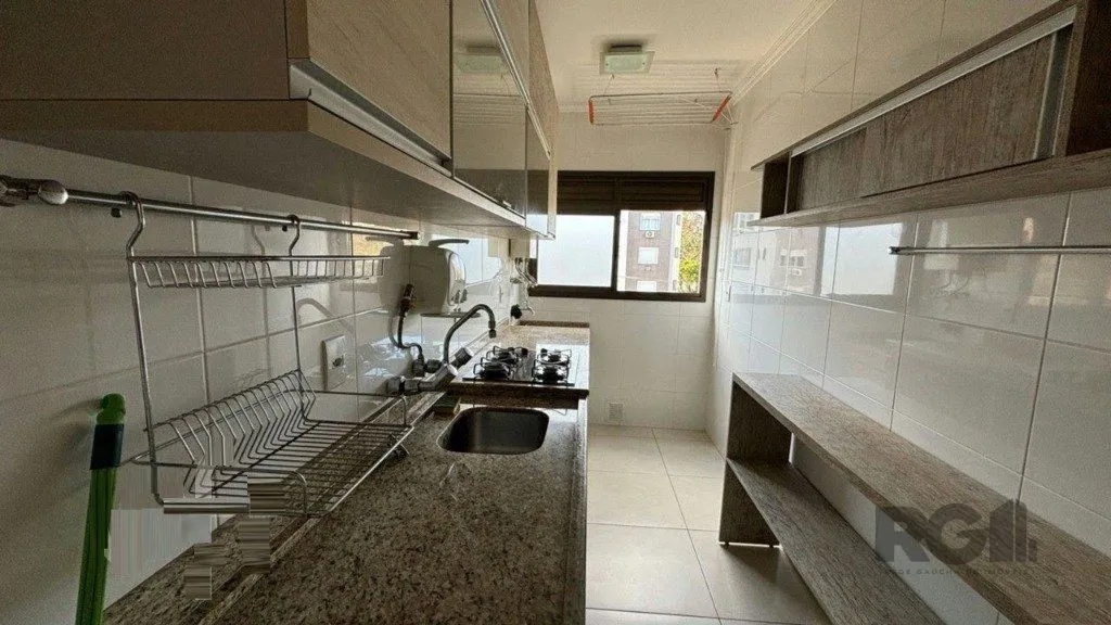Imagem Vende-se excelente apartamento 2 quartos com suíte, 2 vagas cobertas, com churrasqueira - 68m² - Jardim Botânico