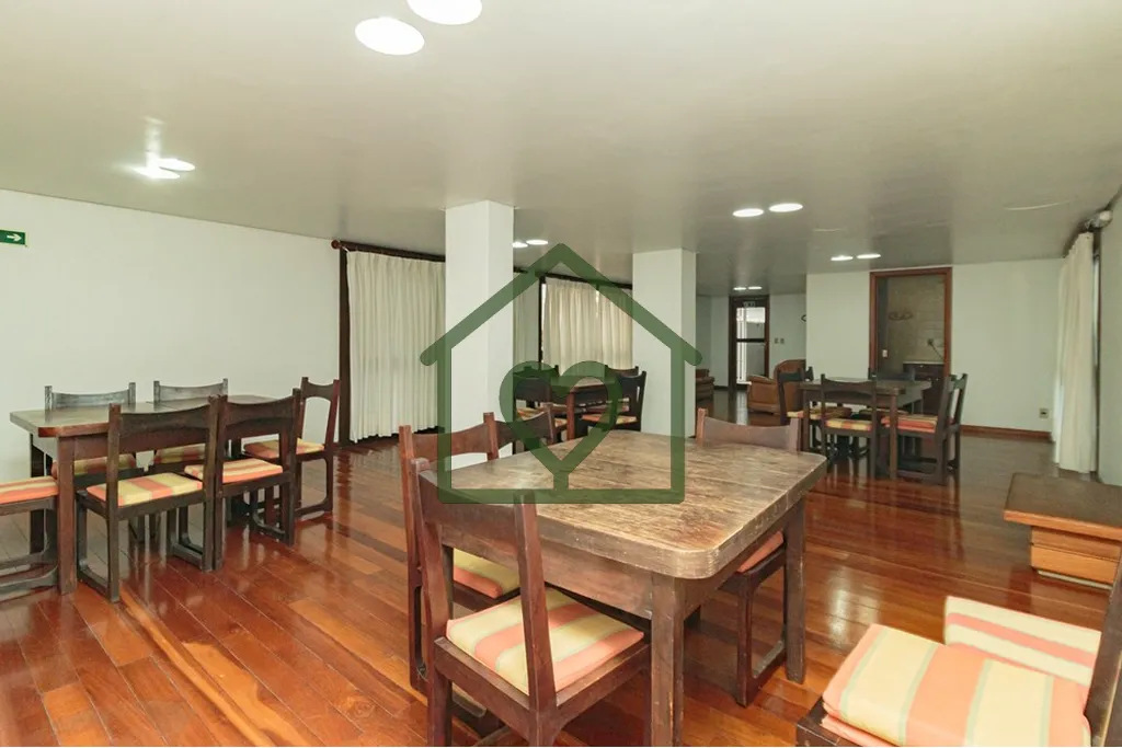Imagem Apartamento na Rua Miguel Tostes em Porto Alegre localizado no 2º andar com 200m2 totais sendo 138m...