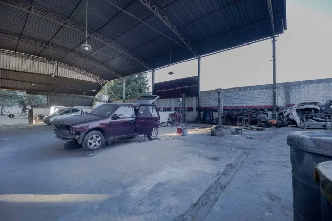 Imagem Excelente terreno com galpão construído, bem próximo da Rodovia Fernão Dias