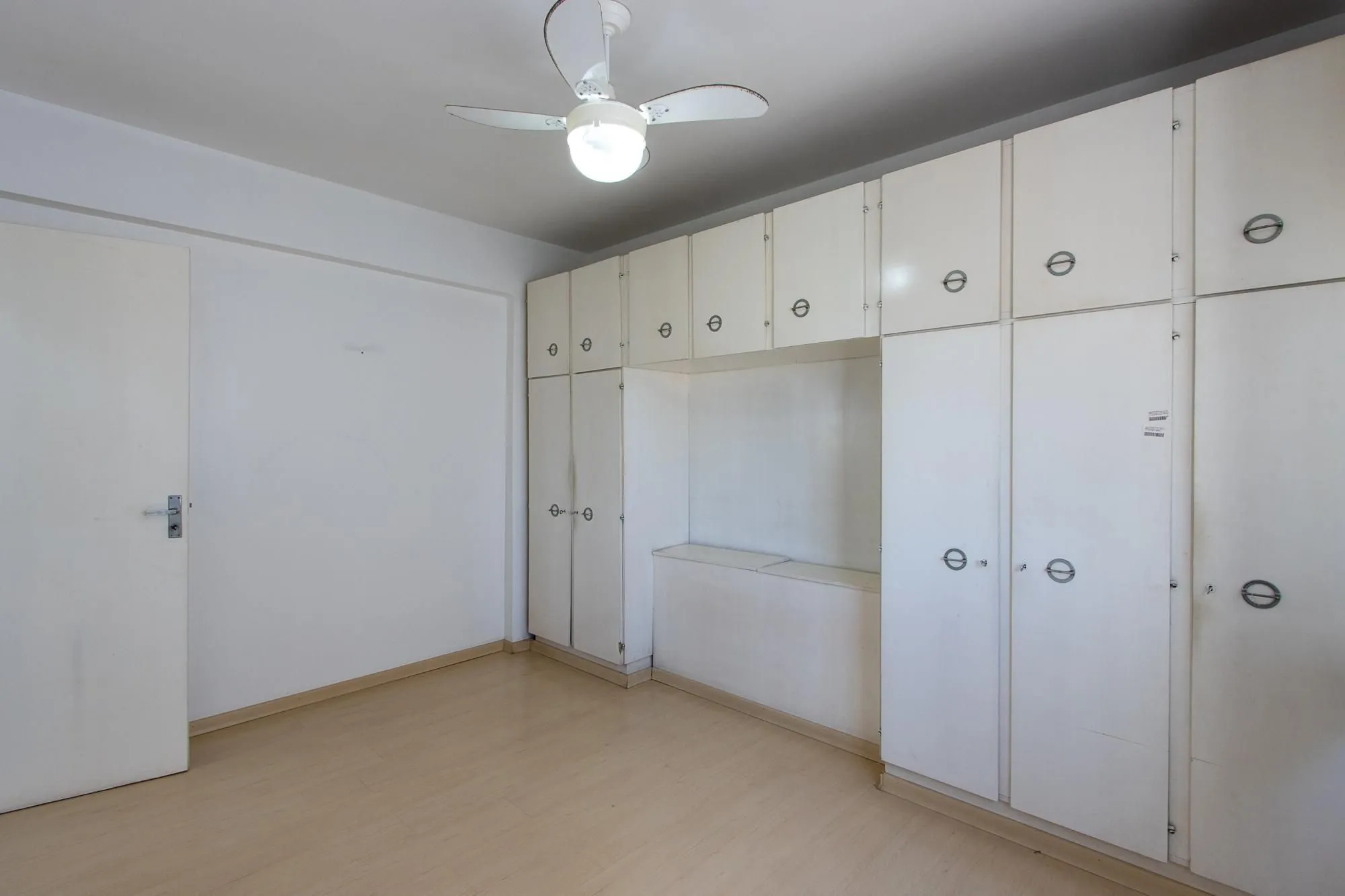 Imagem Apartamento à Venda no Bairro Cristal - Oportunidade para Investidores
