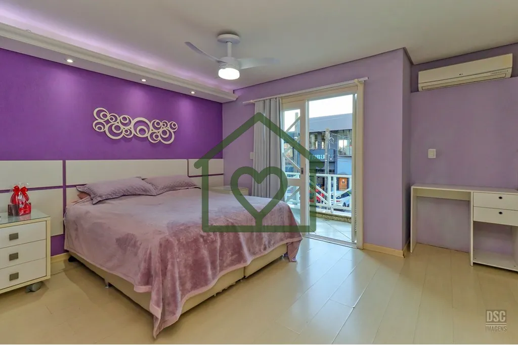 Imagem Descubra o luxo e conforto desta magnífica casa de 4 quartos e 6 banheiros, localizada na Tristeza....