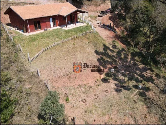 Imagem Chácara com 3 dormitórios à venda, 2350 m² por R$ 650.000,00 - Descansópolis - Campos do Jordão/SP
