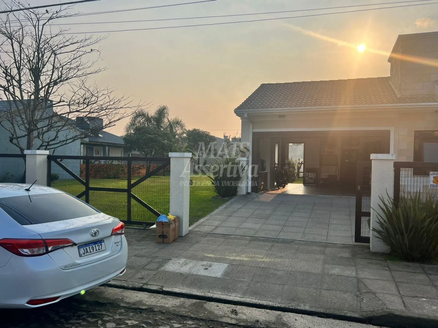 Imagem ExcelenteCasa à venda em Xangri-Lá/RS - 3 Dormitórios, 1 Suíte