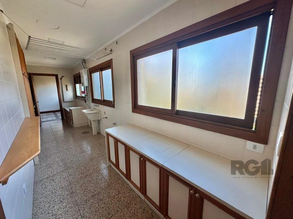 Imagem Apartamento com 4 suítes no Bairro Rio Branco semi-mobiliado com vista 360 graus