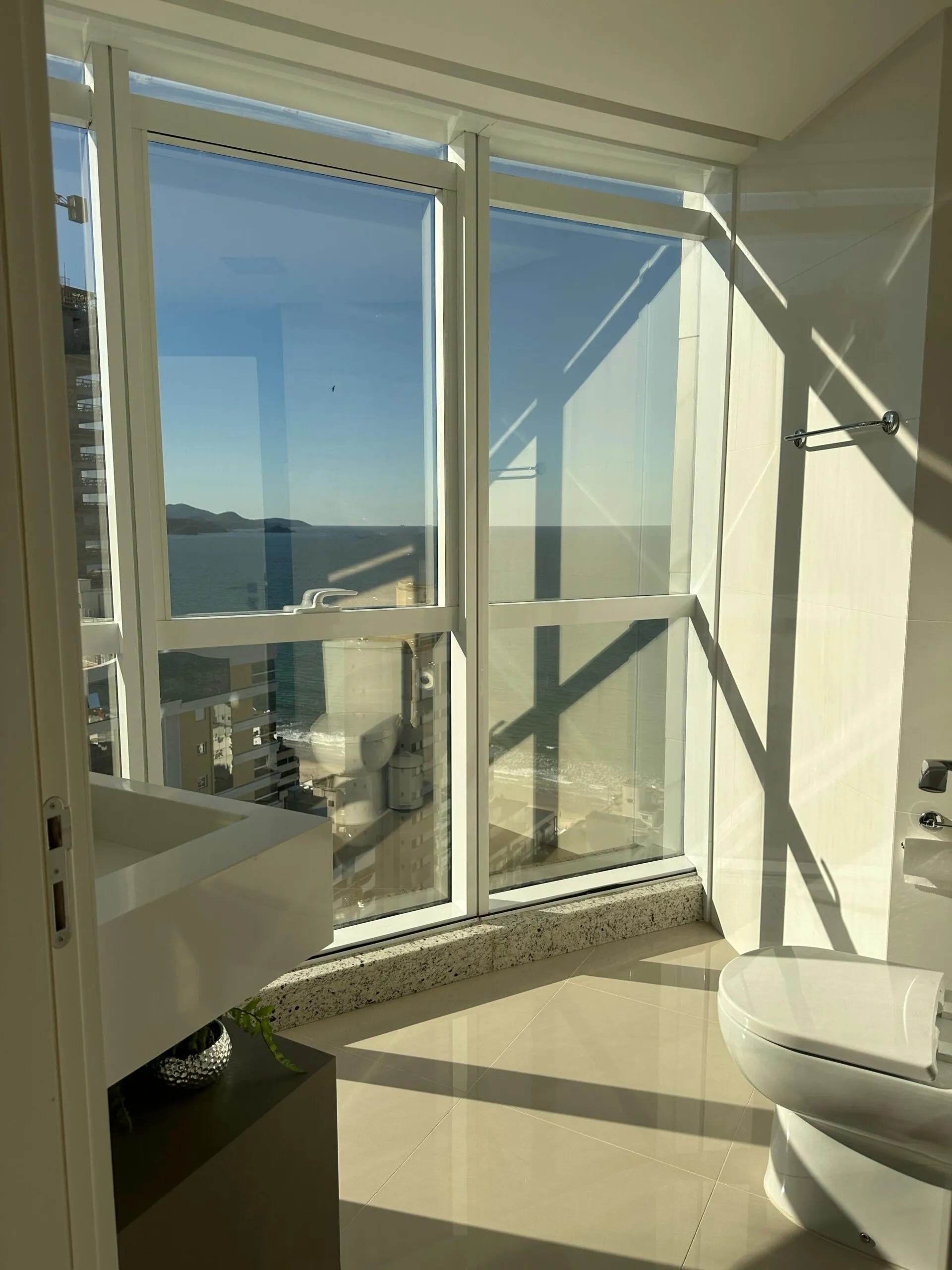 Imagem Apartamento com vista para o mar à venda com 229m2 por R$ 5.500.000,00