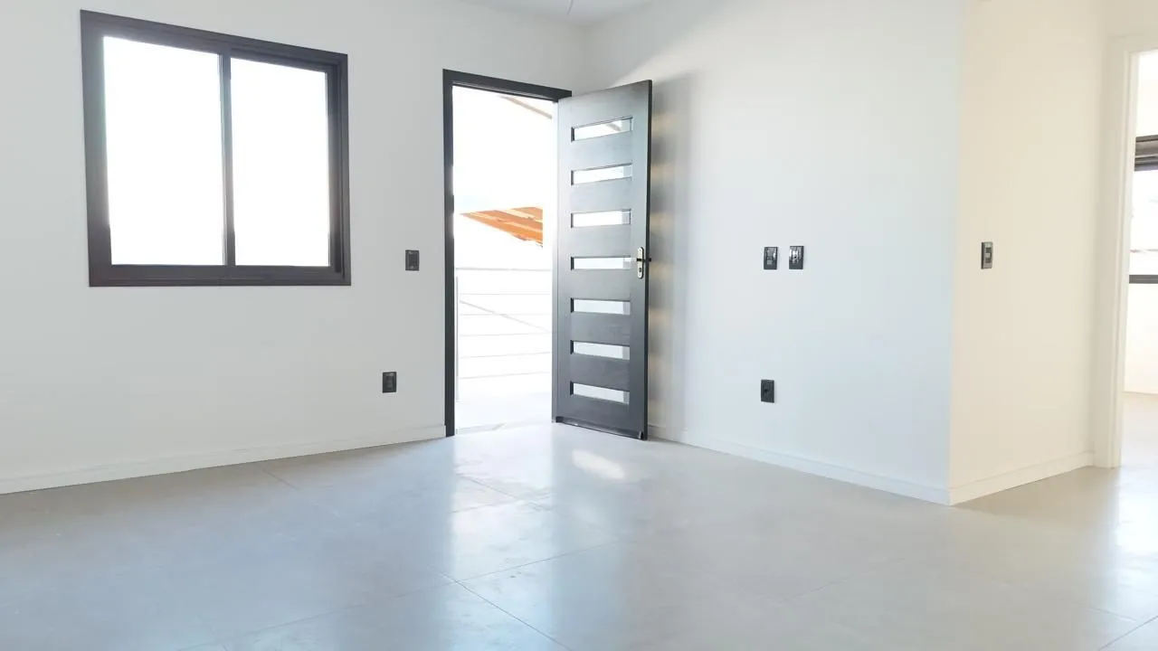 Imagem Oportunidade! 2 Dorms (1 Suíte) | Garagem 2 Carros | Excelente Localização em Canoas