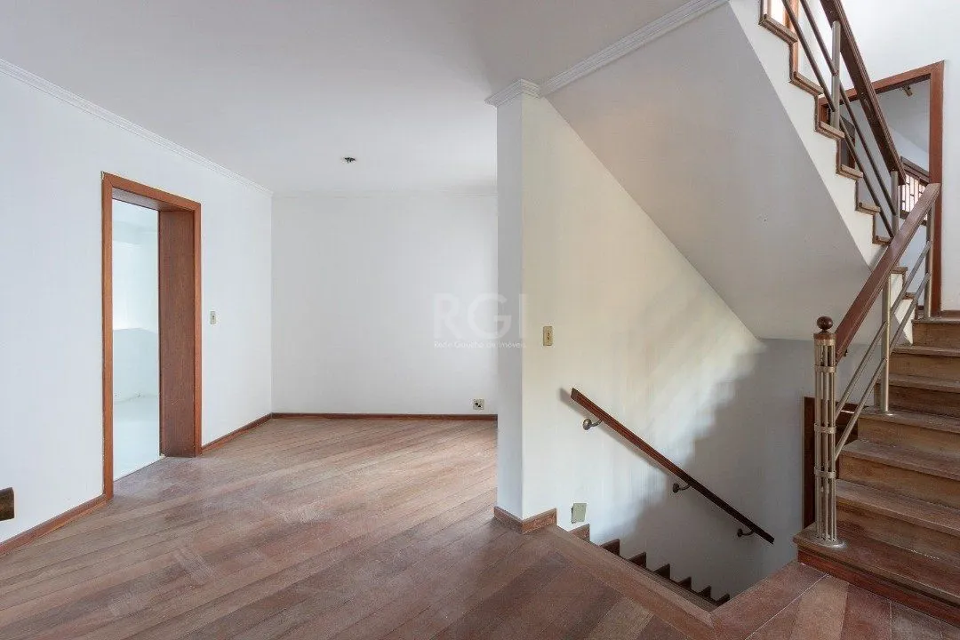 Imagem Casa para Venda - 558.14m², 4 dormitórios, sendo 4 suites, 6 vagas - Jardim Isabel