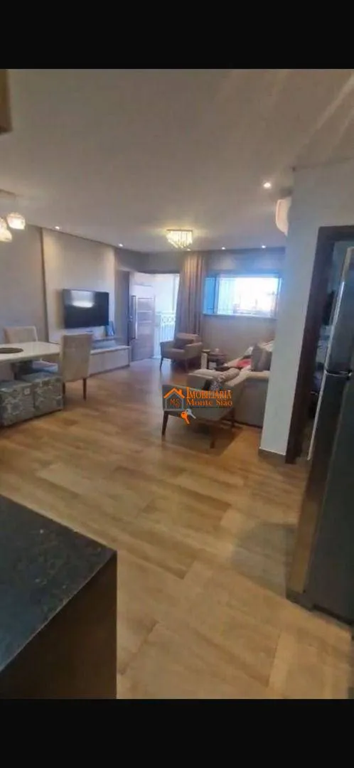 Imagem ?? Casa Sobreposta no Bom Clima | 3 Dorms + Suíte com Closet | Ar-Condicionado | 2 Vagas | Aceita Pet pequeno porte