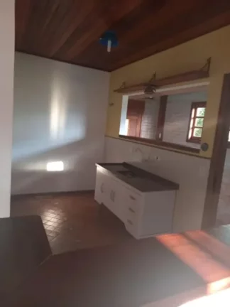 Imagem LINDA CASA EM CONDOMÍNIO FECHADO, EM GENEROSO TERRENO DE 770M² E 108M² DE ÁREA CONSTRUÍDA!