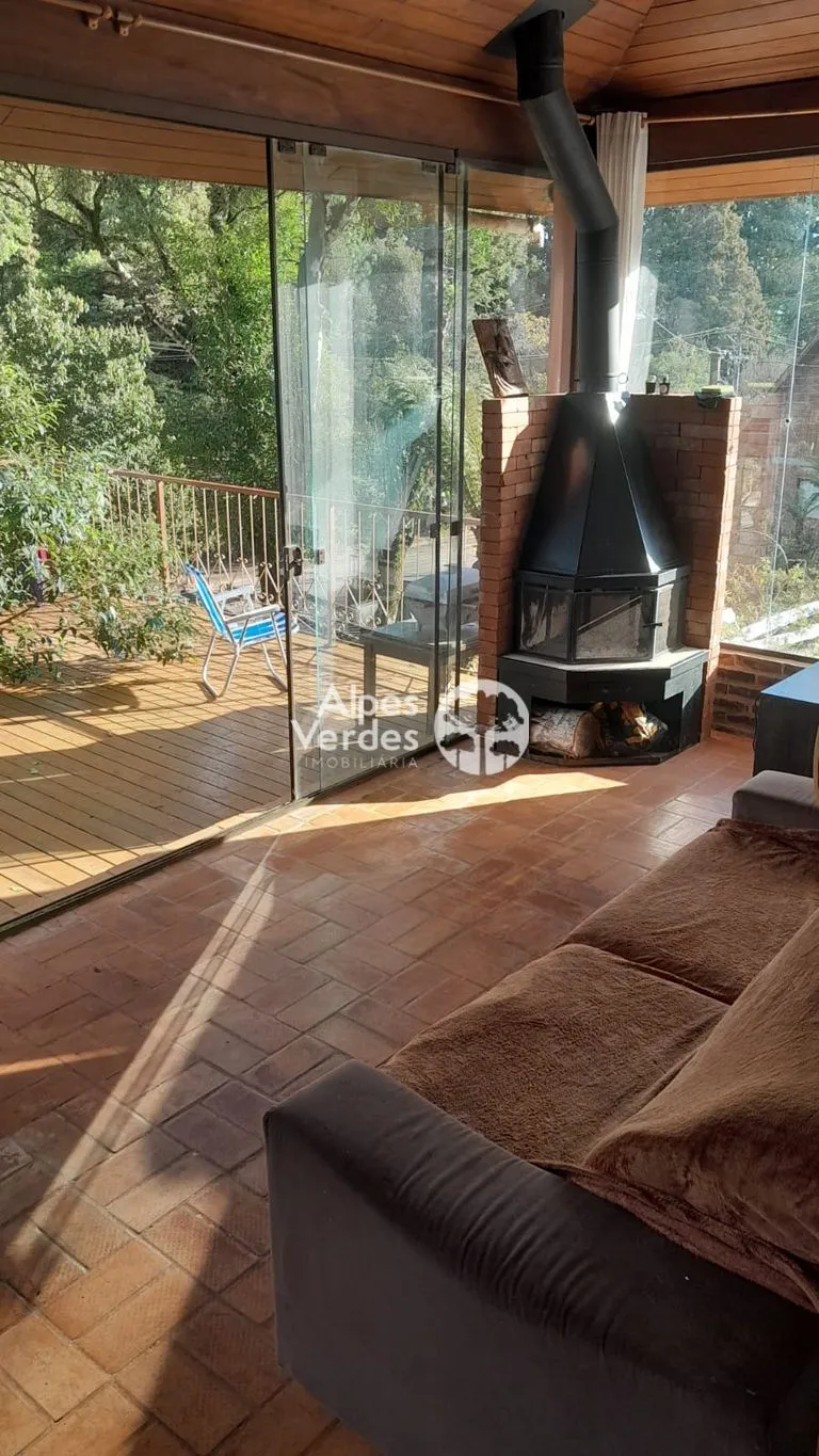 Imagem Vende-se Casa em Canela-RS, no Bairro Maggi, com 2 quartos