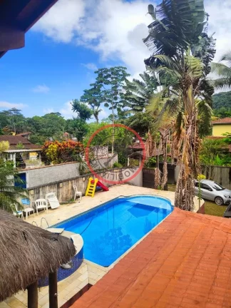 Imagem CASA A VENDA EM CAMBURI, 3 DORMITORIOS, SENDO 2 SUITES COM PISCINA