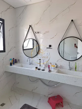 Imagem Casa Sobrado, 4 Dormitórios(sendo 1 suíte),367m², Condomínio Verana.