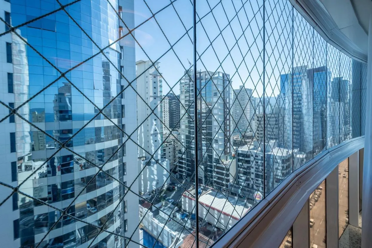Imagem Apartamento com vista para o mar à venda com 202m2 por R$ 3.900.000,00
