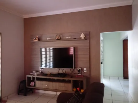 Foto do imóvel Casa com 3 Quartos à Venda, 210 m² em Parque Flamboyant - Goiânia