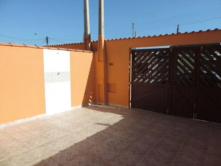 Imagem Casa com 2 Quartos à Venda, 75 m² em Itanhaém