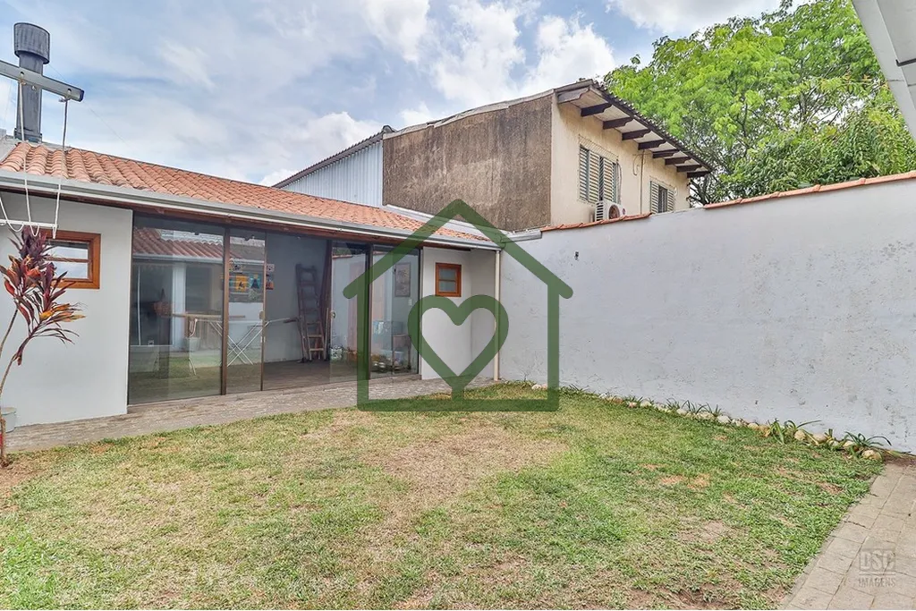 Imagem Apresentamos uma incrível oportunidade de adquirir esta linda casa. Esta propriedade oferece um est...