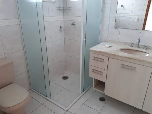 Imagem Casa Maravilhosa com 240 m² 4 Dormitorios sendo 2 Suítes Estuda Permuta