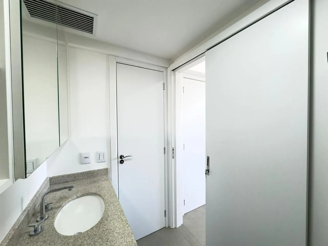 Imagem Apartamento à venda em Porto Alegre, Vila Jardim, com 1 quarto, 46m2