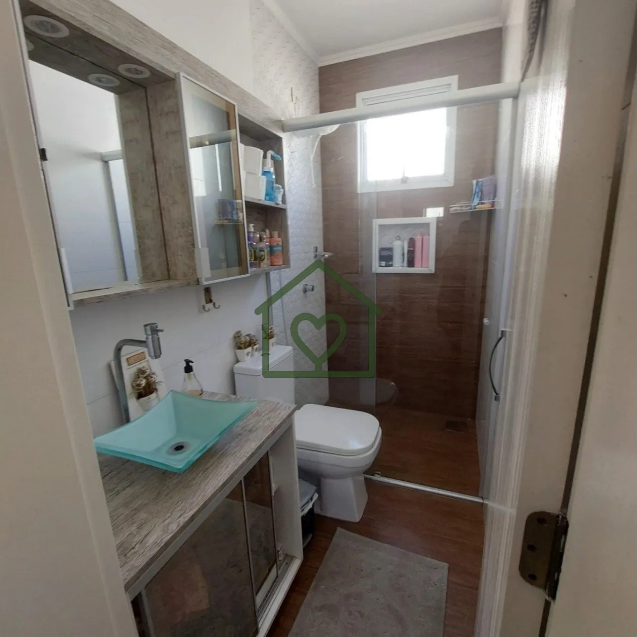 Imagem Excelente oportunidade para quem busca um apartamento no bairro Santana, em Porto Alegre.

O imóvel...