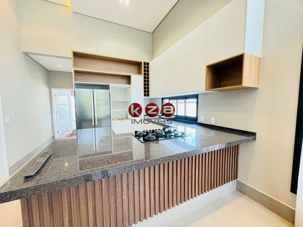 Imagem Casa de luxo a venda no Condomínio Portal do Jequitibá em Valinhos-SP: 3 quartos, 3 suítes, 2 salas, 4 banheiros, 2 vagas, 157m².