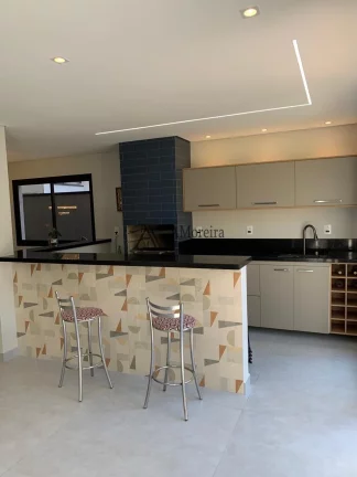 Imagem Casa de luxo em condomínio no Jardim Celeste, Jundiaí-SP: 4 quartos, 4 suítes, 2 salas, 5 banheiros, 4 vagas de garagem, 260m².