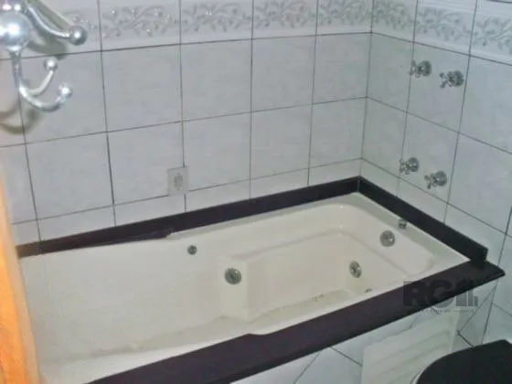 Imagem Casa para Venda - 218m², 5 dormitórios, sendo 1 suites, 2 vagas - Vila Nova