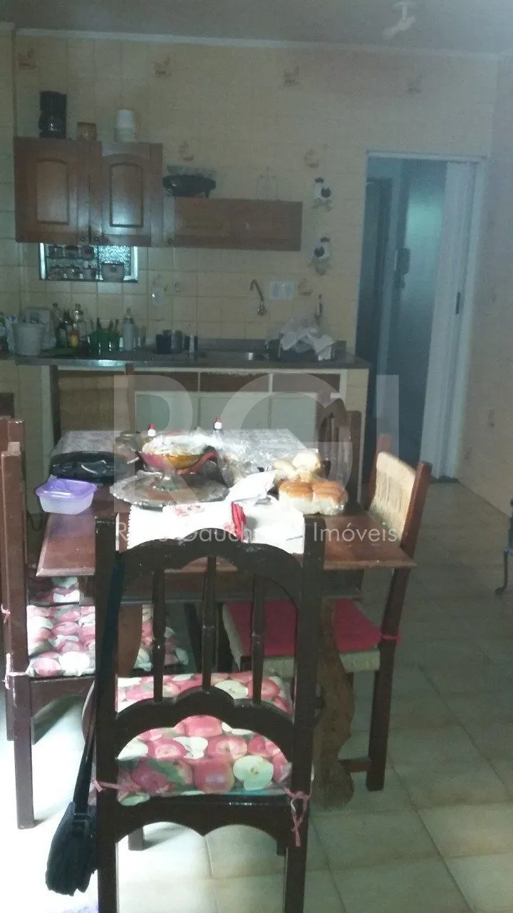 Imagem Casa com 4 quartos, 4 banheiros e amplo pátio no miolo do bairro Cidade Baixa!