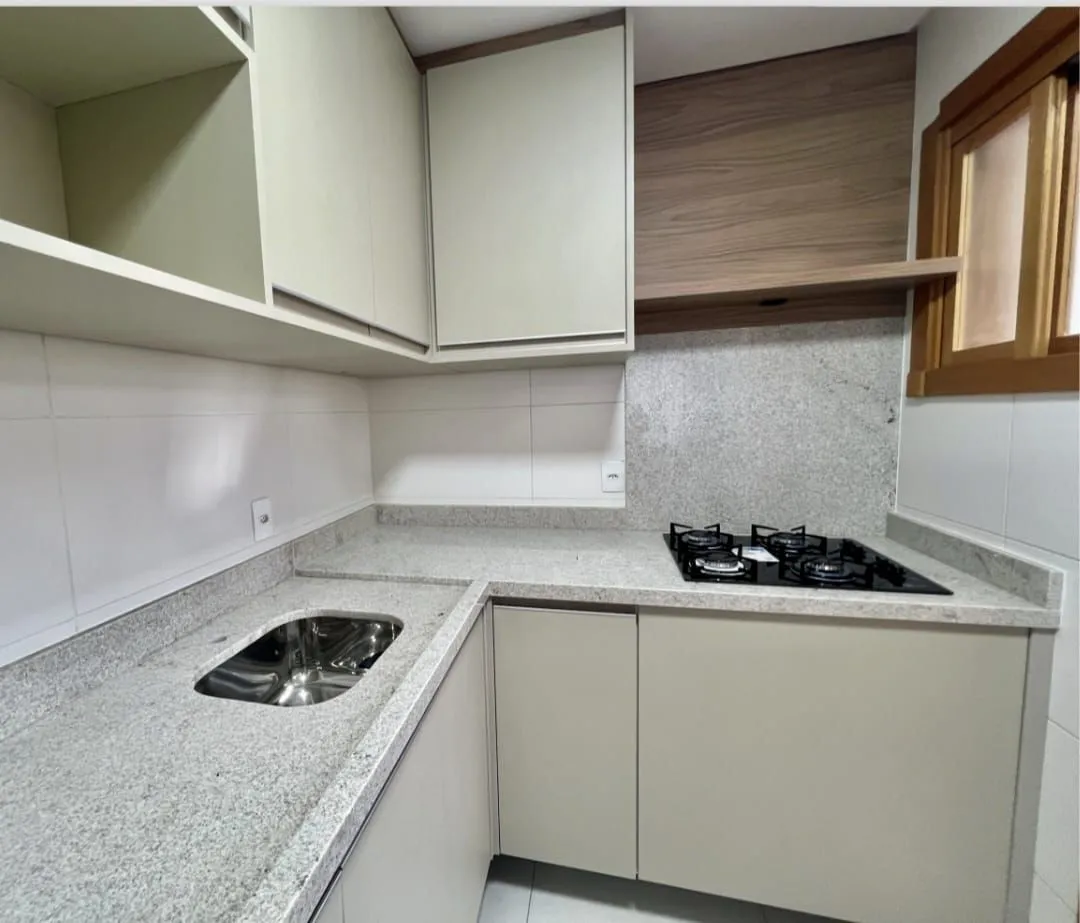 Imagem Apto Vila Àpia, Capão da Canoa, 154m², 03 suítes, lavabo, 2 vagas. Pertinho do mar, de frente pra avenida!