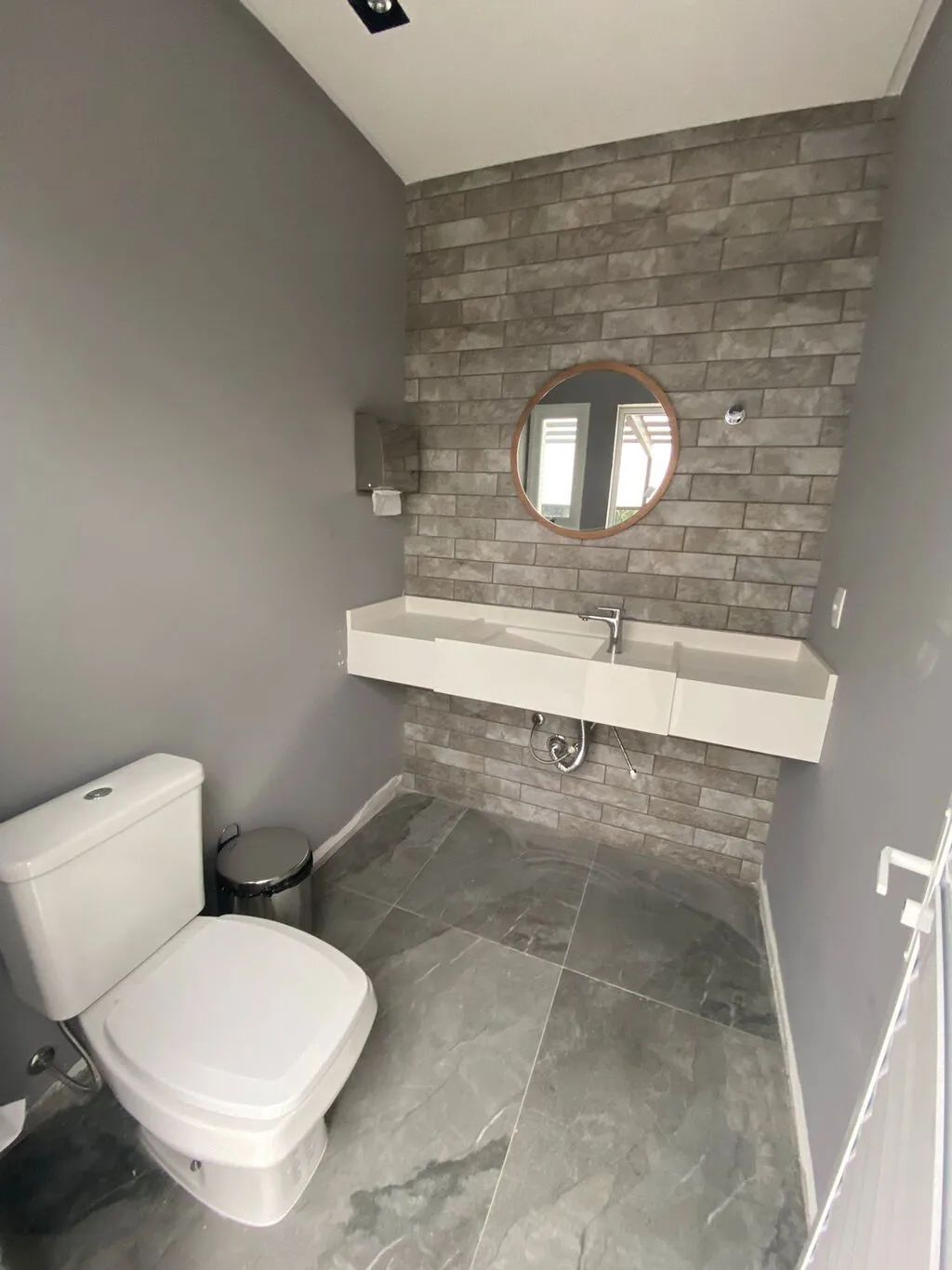 Imagem Apartamento de Luxo à Venda em Balneário Camboriú-SC: 4 Quartos, 4 Suítes, 6 Banheiros, 3 Vagas de Garagem - 220m² no Centro.