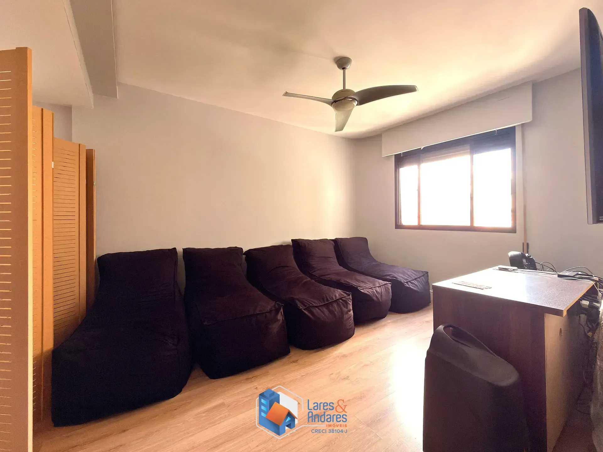 Imagem APARTAMENTO À VENDA COM 200 M², 3 DORMS (1 SUÍTE), MÓVEIS PLANEJADOS, VARANDA INTEGRADA, ÁREA DE LAZER E 2 VGS - SANTANA - SP.
