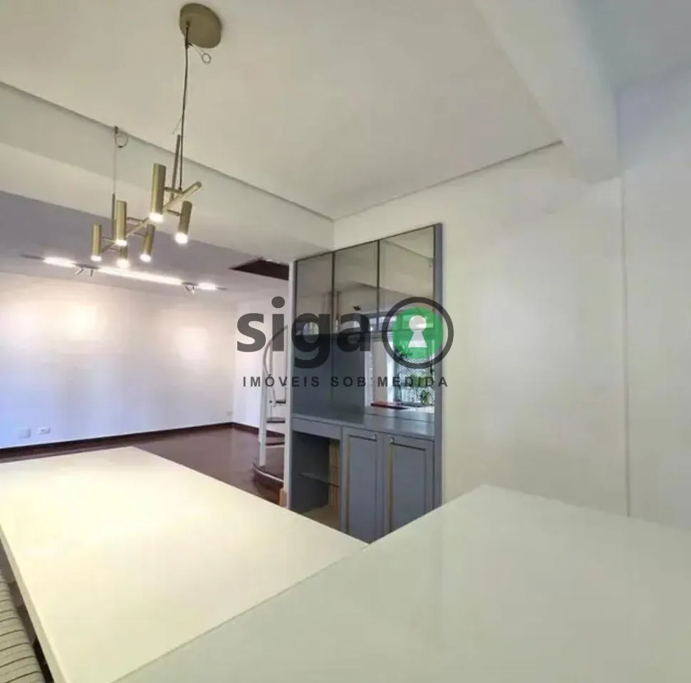 Imagem Apto Duplex com 99m², 1 suíte, 1 vaga no Itaim Bibi, sem mobília