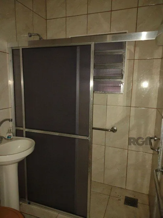 Imagem Casa de 2 quartos, com edícula, próximo a Av. Wenceslau Escobar