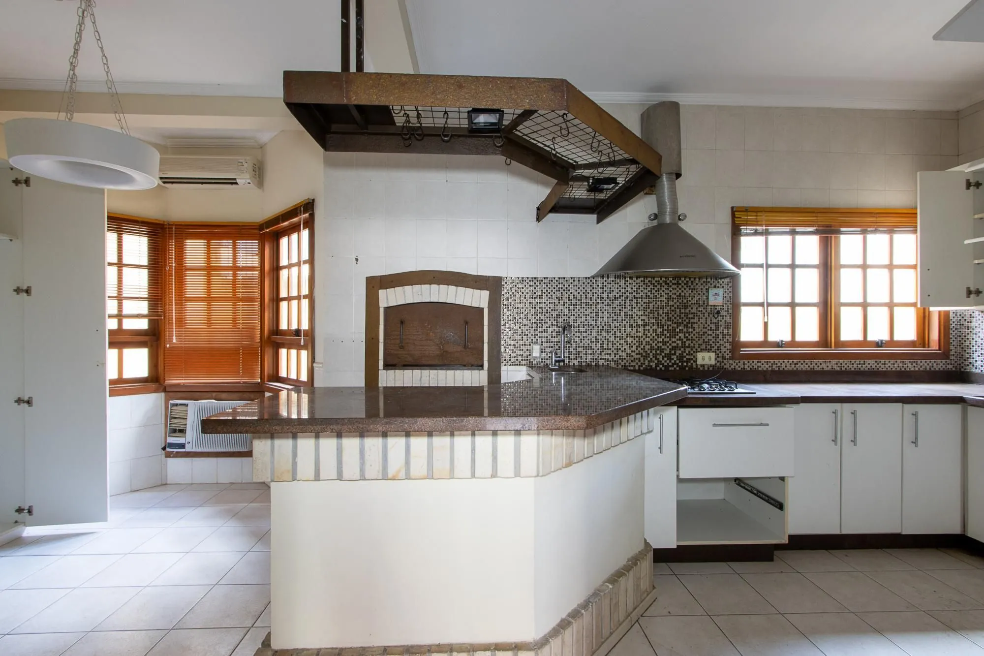 Imagem Casa em condominio Zona Sul, desocupada