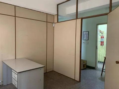 Imagem LOCAÇÃO DE SALA COMERCIAL NA VILA HULDA, EM GUARULHOS/SP, 60m² com 02 salas, recepção, 02 toaletes e sem vaga de estacionamento. CONSULTE-NOS.