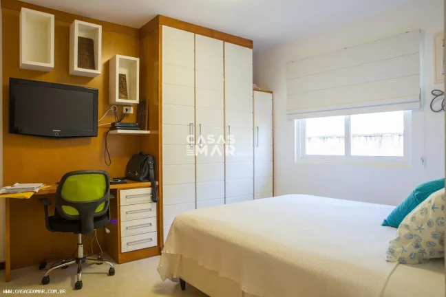 Imagem Casa em Condomínio à Venda em Geribá, Búzios-RJ: 4 Quartos, 4 Suítes, 5 Banheiros, 2 Vagas, 450 m².