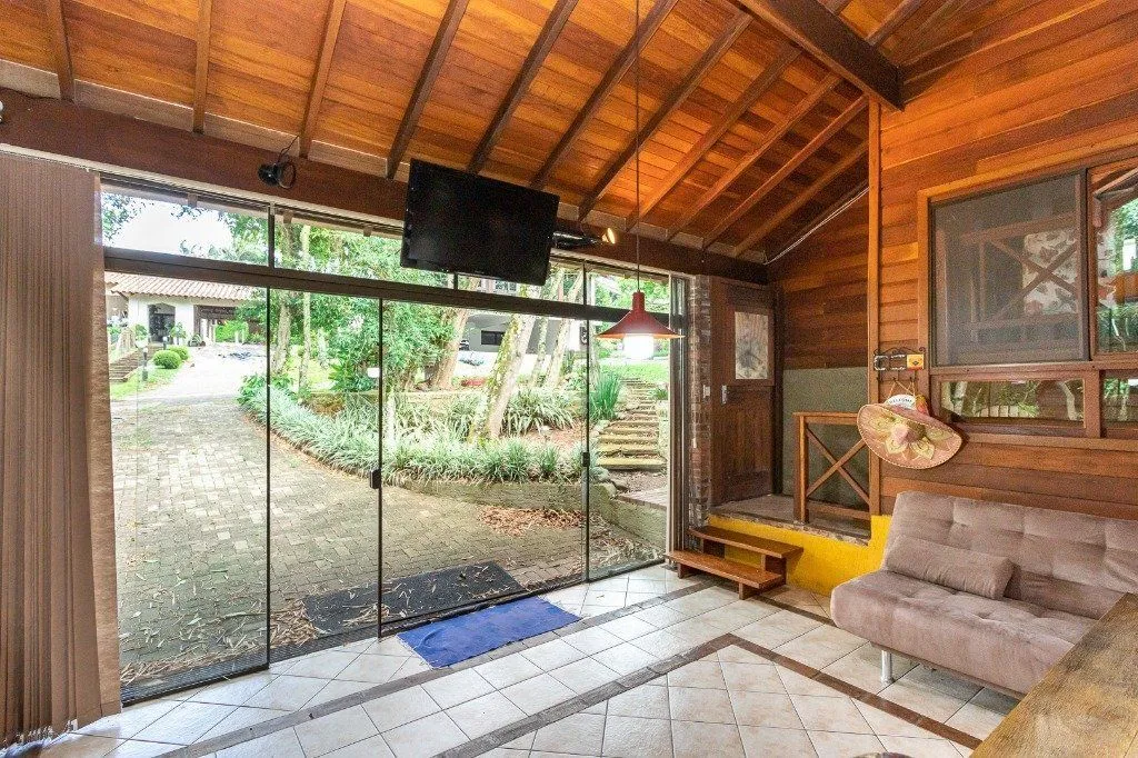 Imagem Casa de Condomínio em Elsa