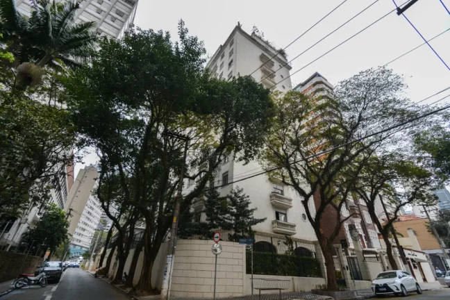 Imagem Apartamento à venda em São Paulo, Cerqueira C?(C)sar, com 3 quartos, 187m2
