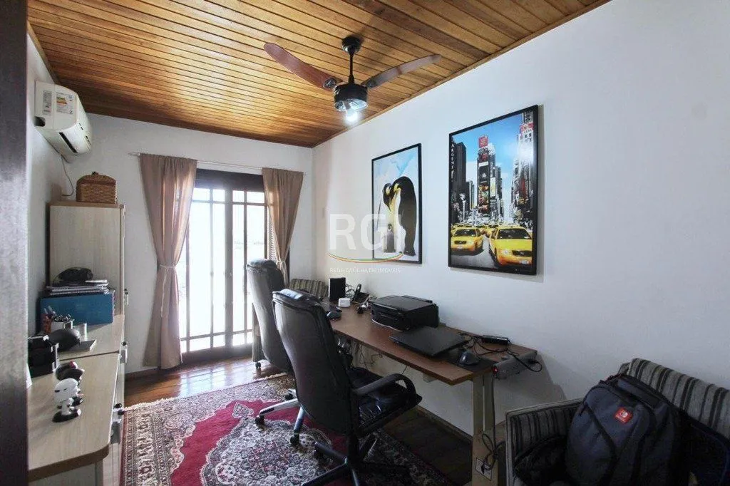 Imagem Casa para Venda - 260m², 5 dormitórios, sendo 2 suites, 4 vagas - Teresópolis