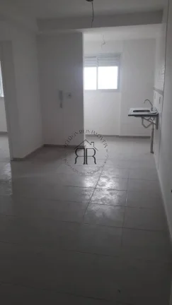 Imagem Imóvel seminovo Prédio de torre única, com amplo hall, 3 apartamentos por andar, elevadores amplo...