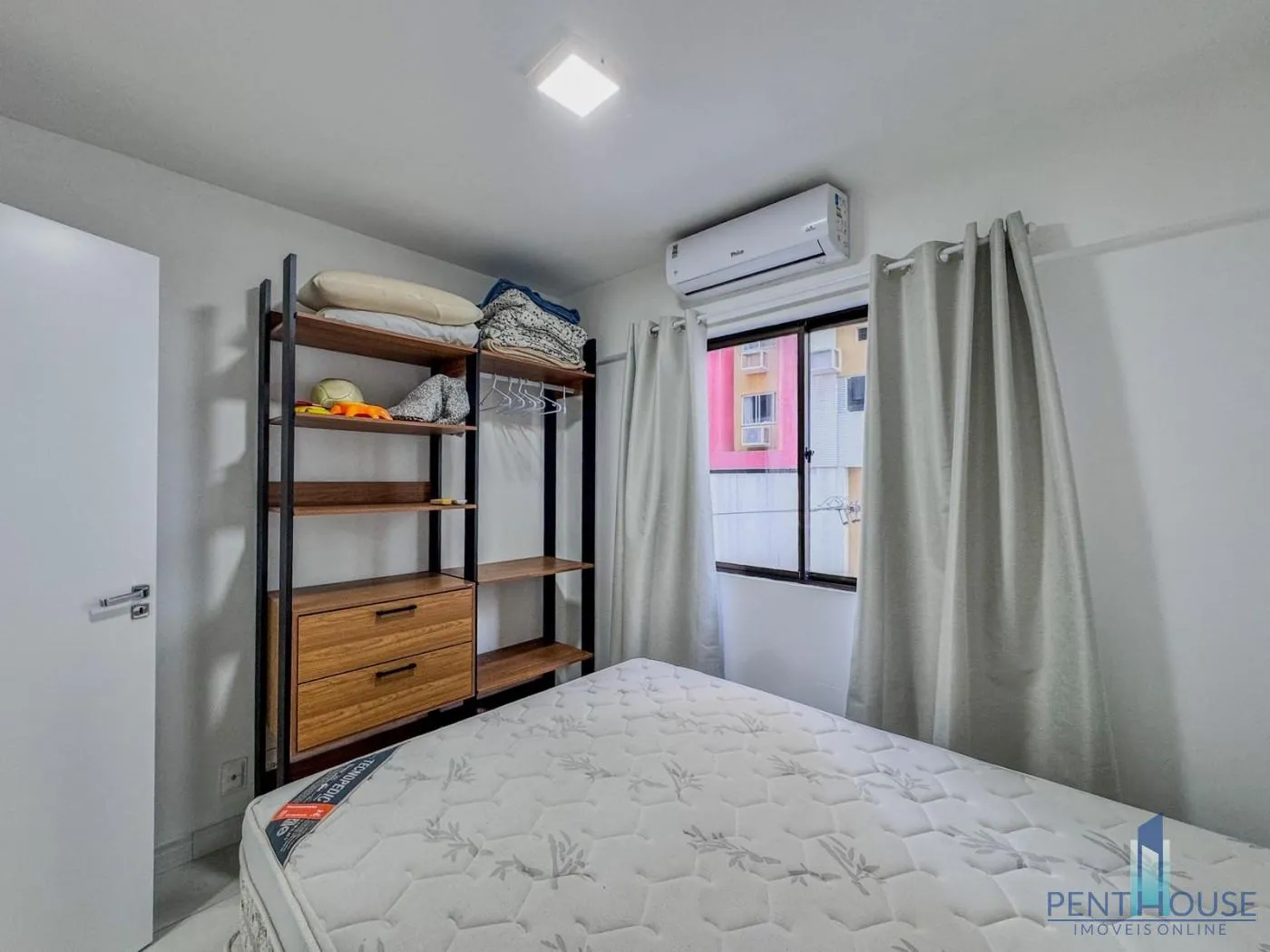 Imagem Apartamento Zona Central para Venda em Balneário Camboriú, CENTRO, 2 dormitórios, 1 suíte, 2 banheiros, 1 vaga