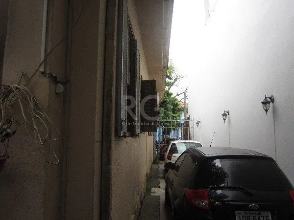Imagem Casa para Venda - 137m², 1 dormitório, sendo 1 suites, 4 vagas - Floresta
