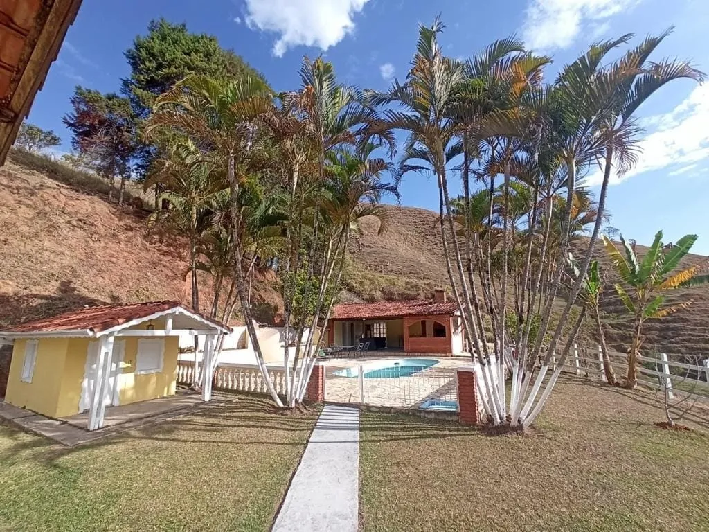 Imagem Chácara à venda 3 Quartos, 1 Suite, 108000M², Zona Rural, São José dos Campos - SP