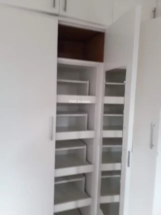 Imagem Apartamento de luxo à venda em São Paulo-SP, na Vila Nova Conceição: 3 quartos, 1 suíte, 3 salas, 3 banheiros, 2 vagas, 150m².