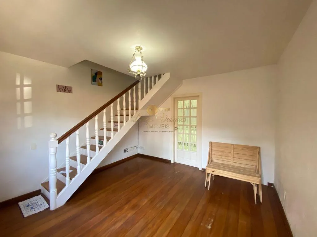 Imagem Casa em Condomínio para Venda em Teresópolis / RJ no bairro Araras